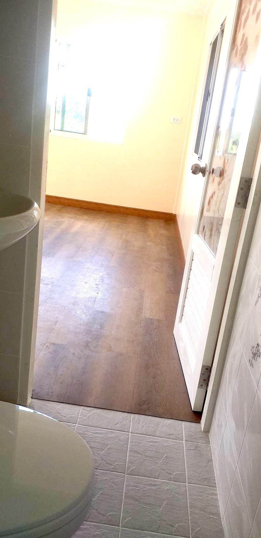 บ้านน็อคดาวน์ ทรงปั่นหยา ขนาด 4*6 เมตร พร้อมระเบียง 2*3 เมตร ชุดประตูสไลด์