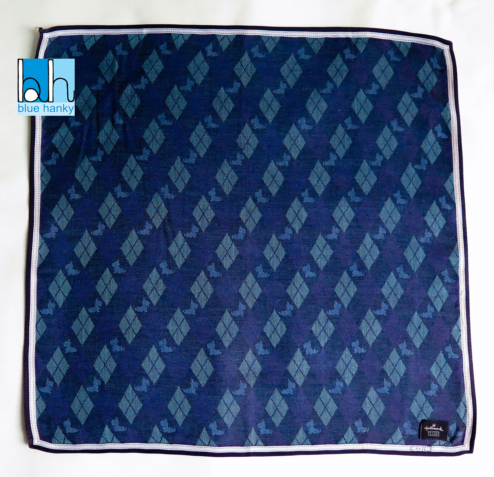 #135 18" Hallmark ผ้าเช็ดหน้ามือ2 สภาพดี ผ้าเช็ดหน้าผืนใหญ่