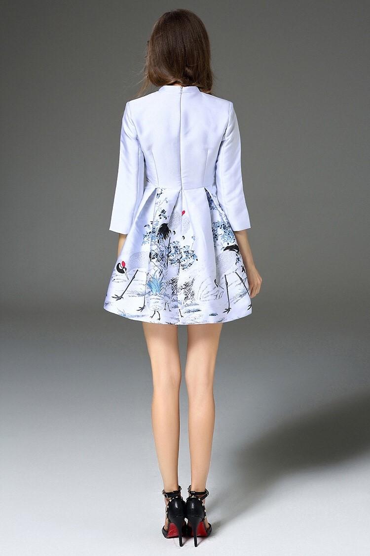 ***หมดค่ะ***เดรสผ้าไหมปักลายทรงสวย คอจีนแขนสามส่วน จับจีบเน้นช่วงเอวได้รูป ติดซิปด้านหลังใส่สบาย งานตัดเย็บเรียบร้อย เกรดพรีเมี่ยมค่ะ