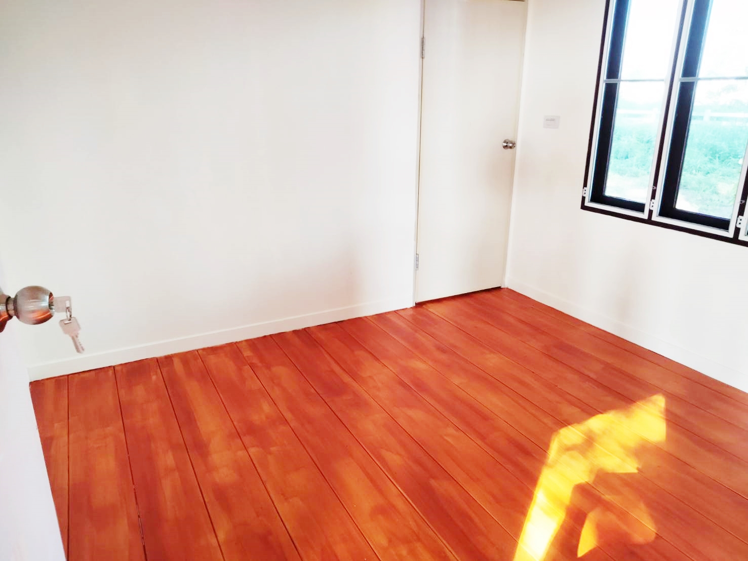 บ้านน็อคดาวน์ ขนาด 4*6 และ 3*4 พร้อมระเบียงกลางบ้าน