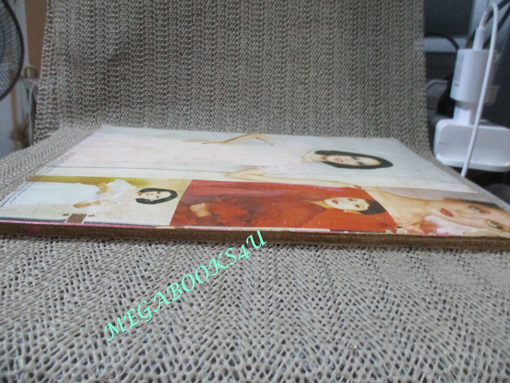 นิตยสารขวัญเรือน ฉบับที่114 ปี2519 ปก ศิวพร บุณยเกียรติ ตำหนิ ขอบปกขาดแหว่ง กระดาษหุ้มสันปกไม่มี