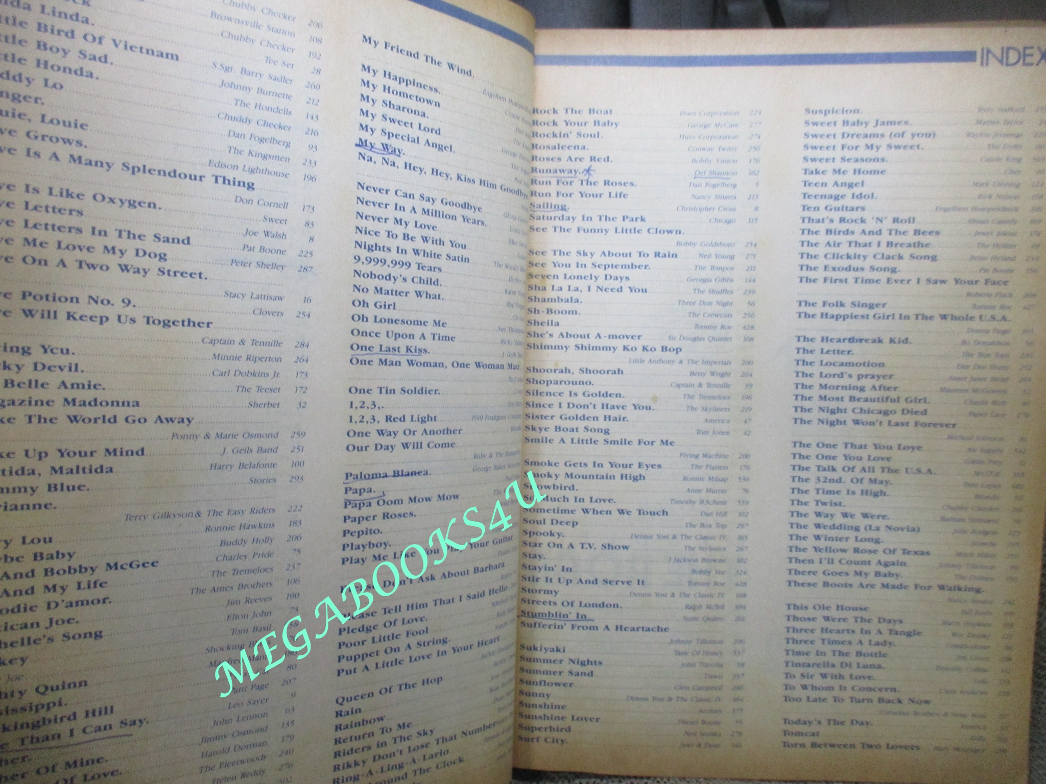 หนังสือเพลงพร้อมคอร์ดกีตาร์ All Time Greatest Hits Volume 3 ตำหนิ ขอบปกเยินเล็กน้อย