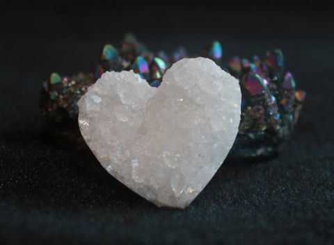 ดรูซี่ควอตซ์ ( Druzy quartz ) ขัดมันรูปหัวใจ