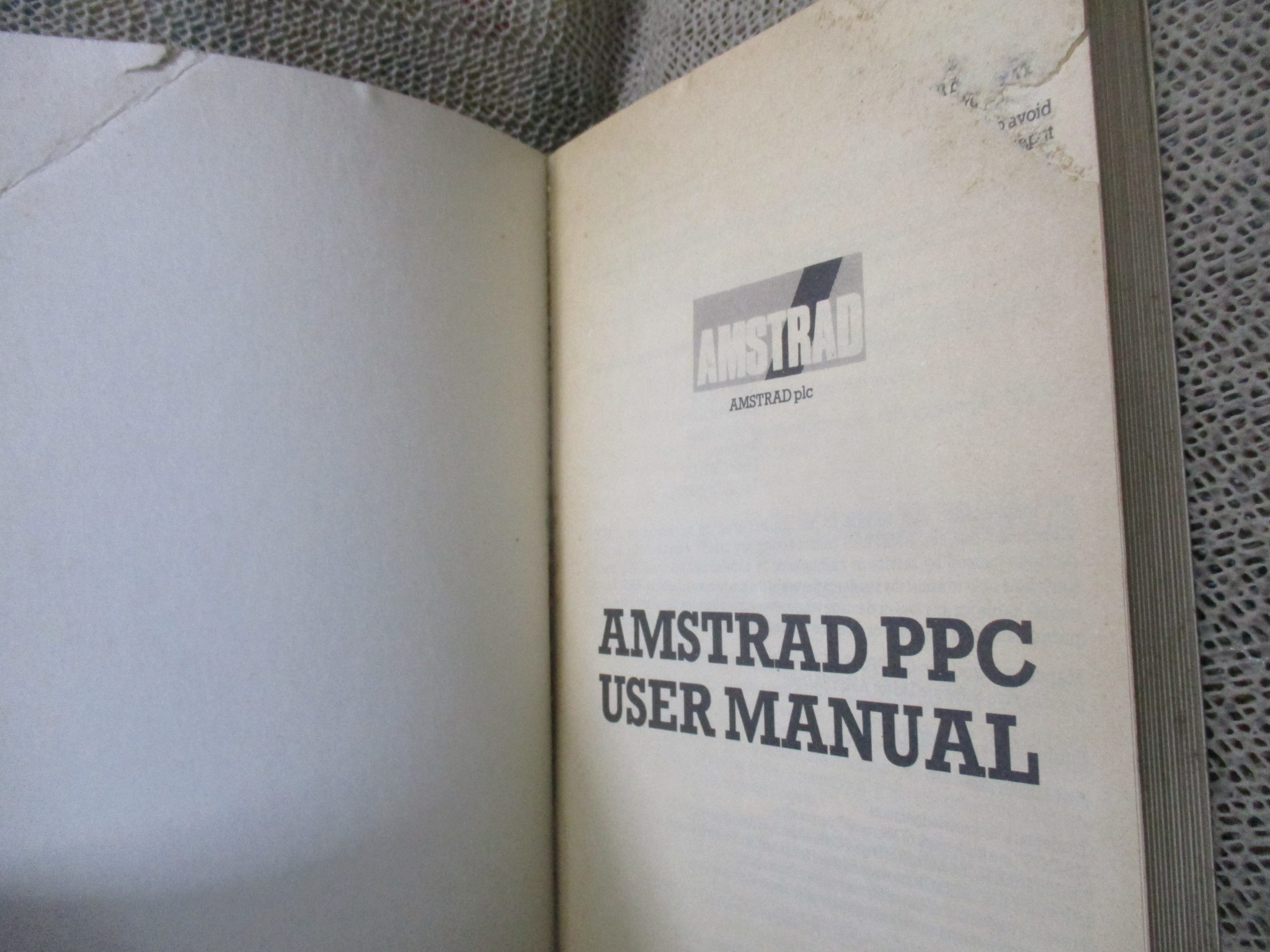 คู่มือ THE AMSTRAD PORTABLE PPC 512/640 (ภาษาอังกฤษ)