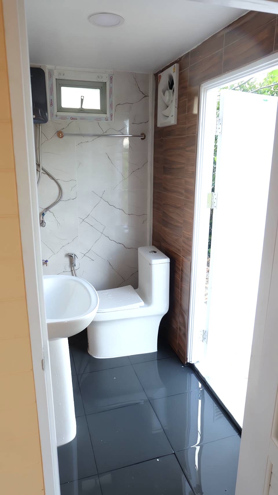 บ้านกังหันลม ขนาดกว่า 50 ตารางเมตร ใหม่ล่าสุด กังหันหมุนได้จริง