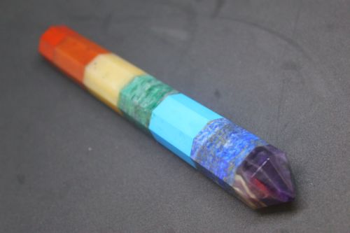 คฑาหินสี 7 จักระแหลมสองปลาย ( Seven Chakra Stones Wands )