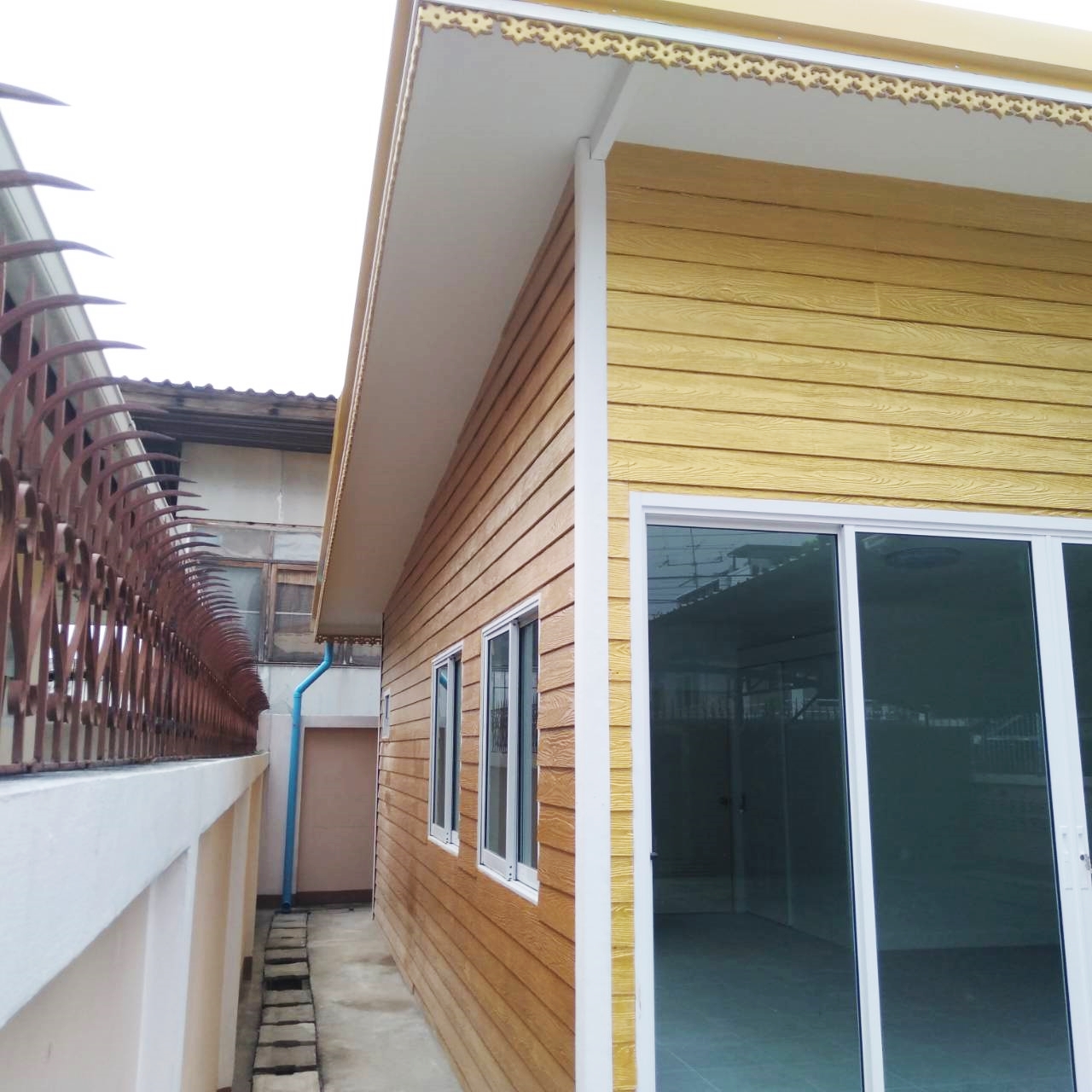 บ้านน็อคดาวน์ โครงสร้างเหล็ก ขนาด 6*7 เมตร ราคา 380,000 บาท