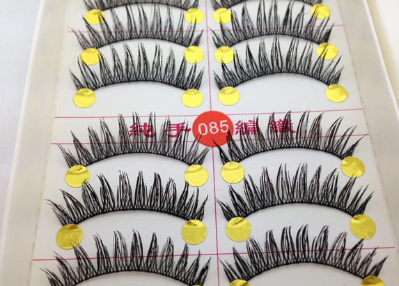 V-085 ขนตาด้ายดำ(ราคาส่ง) ขั้นต่ำ 15 เเพ็ค คละเเบบได้