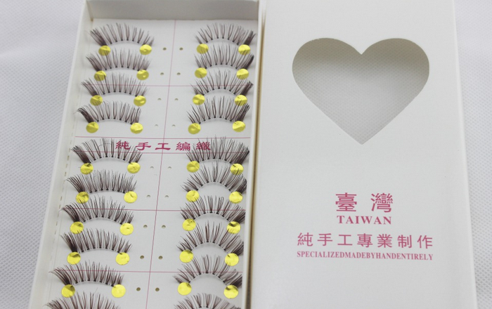 V-K28 ขนตาปลอม(ราคาส่ง)สีน้ำตาล ครึ่งตา ขั้นต่ำ 15 เเพ็ค คละเเบบได้