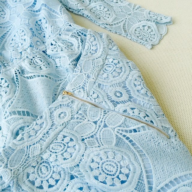 **หมดค่ะ**ชุดลูกไม้แขนยาวสีฟ้าใส่ทำงาน เพื่อนเจ้าสาว แบ่งเ็นเสื้อ+กระโปรง ฉลุลายดอกไม้ สวยคุณภาพดีเหมือนแบบค่ะ