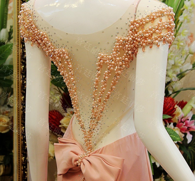 ***พร้อมส่งสีฟ้า ไซส์ L**ชุดราตรีเดรสยาวสีฟ้า ประดับคริสตัสผสมเพชร มุก และเลื่อมหรูหราไฮโซ ช่วงอกและไหล่ซีทรู ดีเทลด้านหลังประดับโบว์ เข้ารูปสวยเหมือนแบบค่ะ