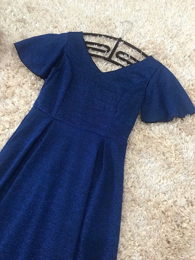 ***พร้อมส่ง***ชุดราตรียาวสีน้ำเงิน ผ้ากลิตเตอร์สะท้อนแสงระยิบระยับสวยมากๆๆค่ะ