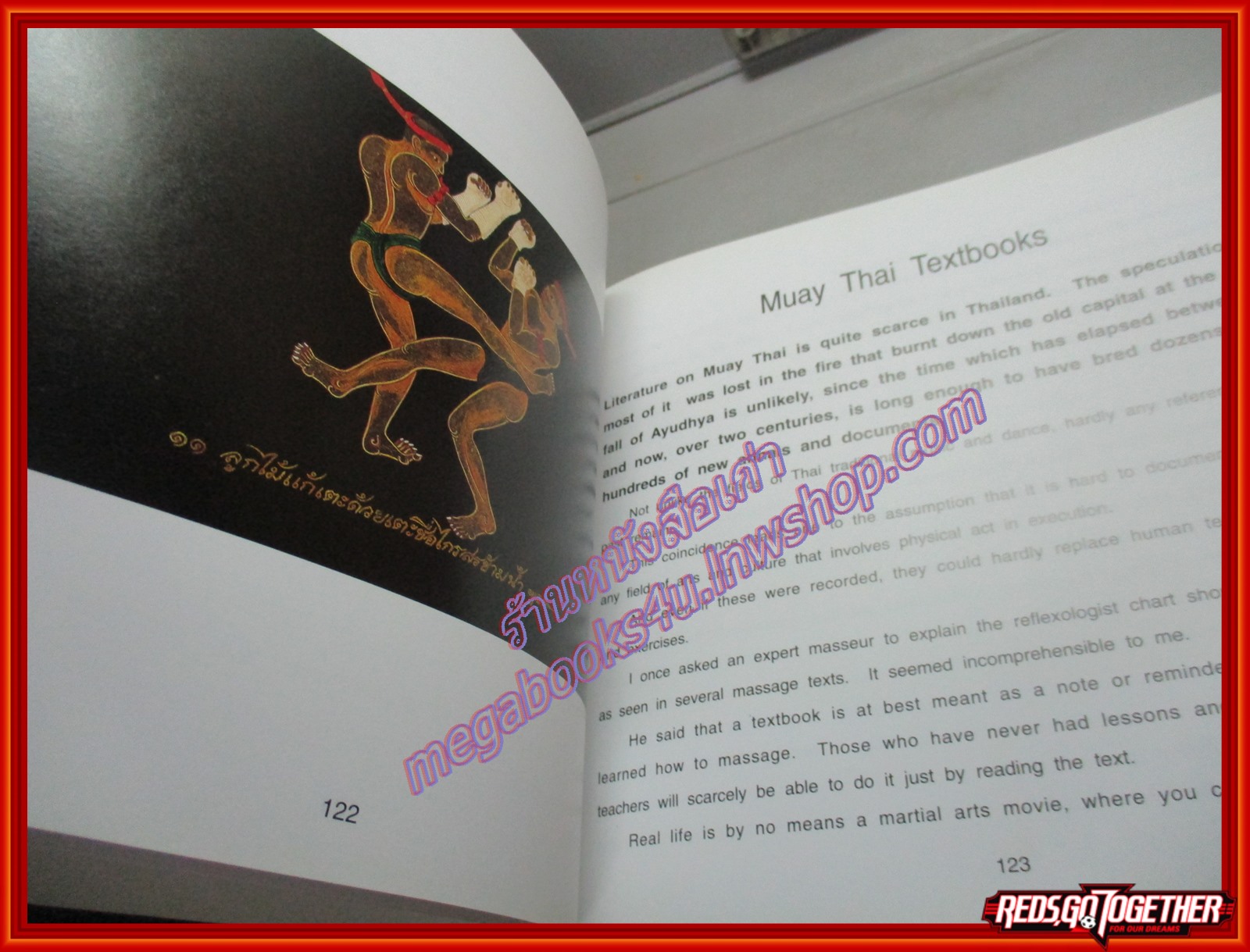 หนังสือประวัติ มวยเมืองสยาม โดย วัลลภิศร์ สดประเสริฐ และ นพมาศ แววหงส์ ในภาคภาษาอังกฤษ (2ภาษา)