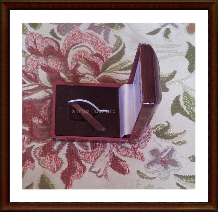 กล่องลายเคฟล่าร์8 สีน้ำตาล เคลือบลายไม้ KEVLAR ไม่ใส่ขอบทอง