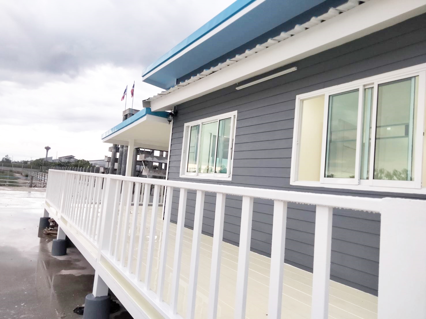 บ้านน็อคดาวน์ ขนาด 9 * 8 เมตร ในตัวบ้าน ขนาด 6*6 เมตร ราคา 550000 บาท