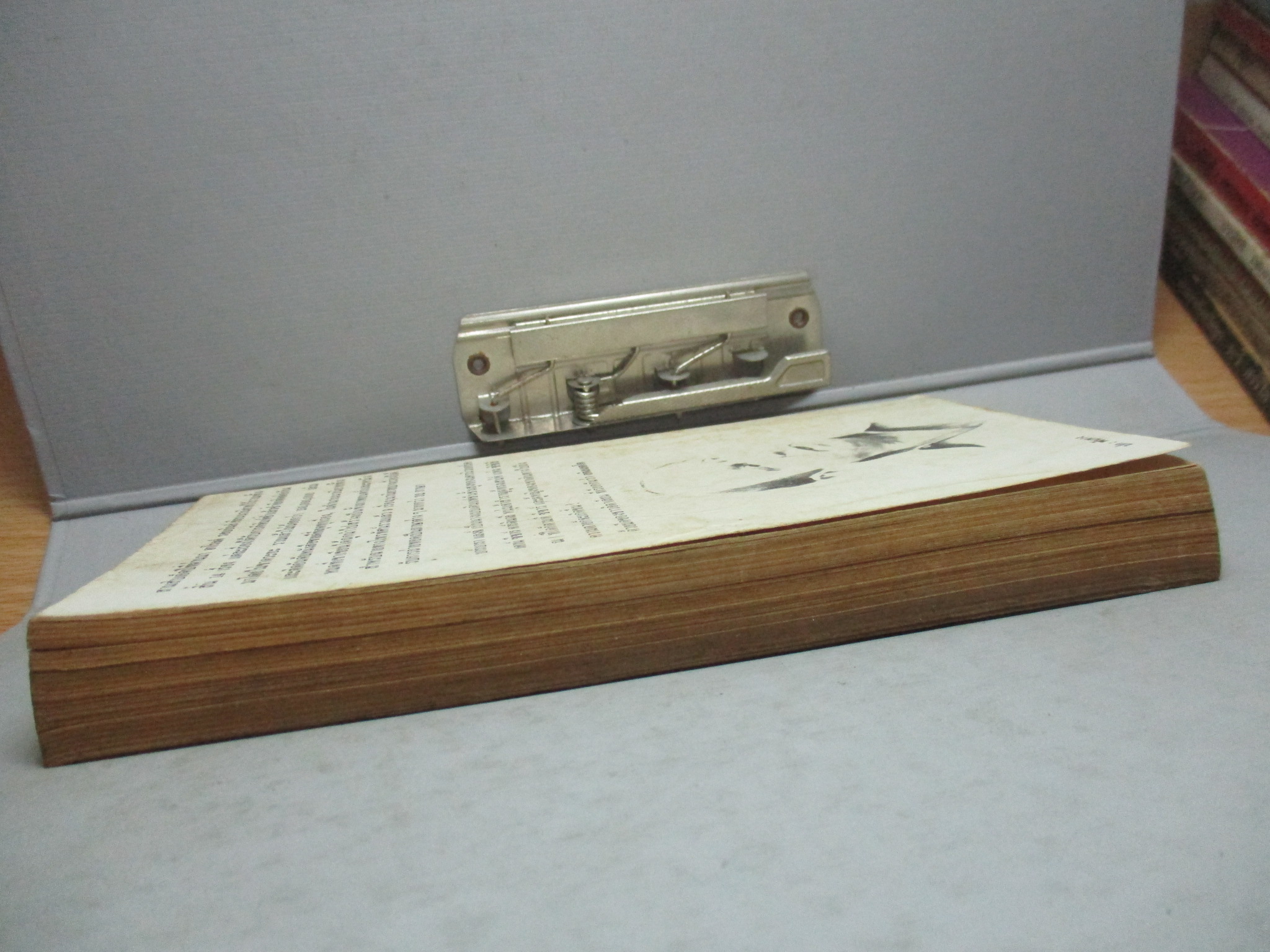 เทพบุตรแห่งความตาย (Stiletto) โดย ฮาโรลด์ รอบบิ้นส์ (Harold Robbins) แปลโดย ยศ วัชรเสถียร (หนังสือบ้าน มือสอง) (สภาพ85-95%)