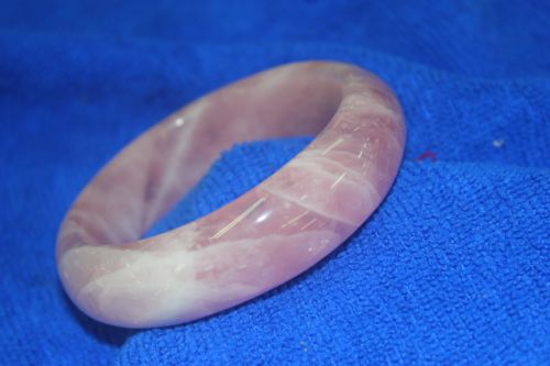 กำไลข้อมือโรสควอตซ์ ( Rose Quartz )
