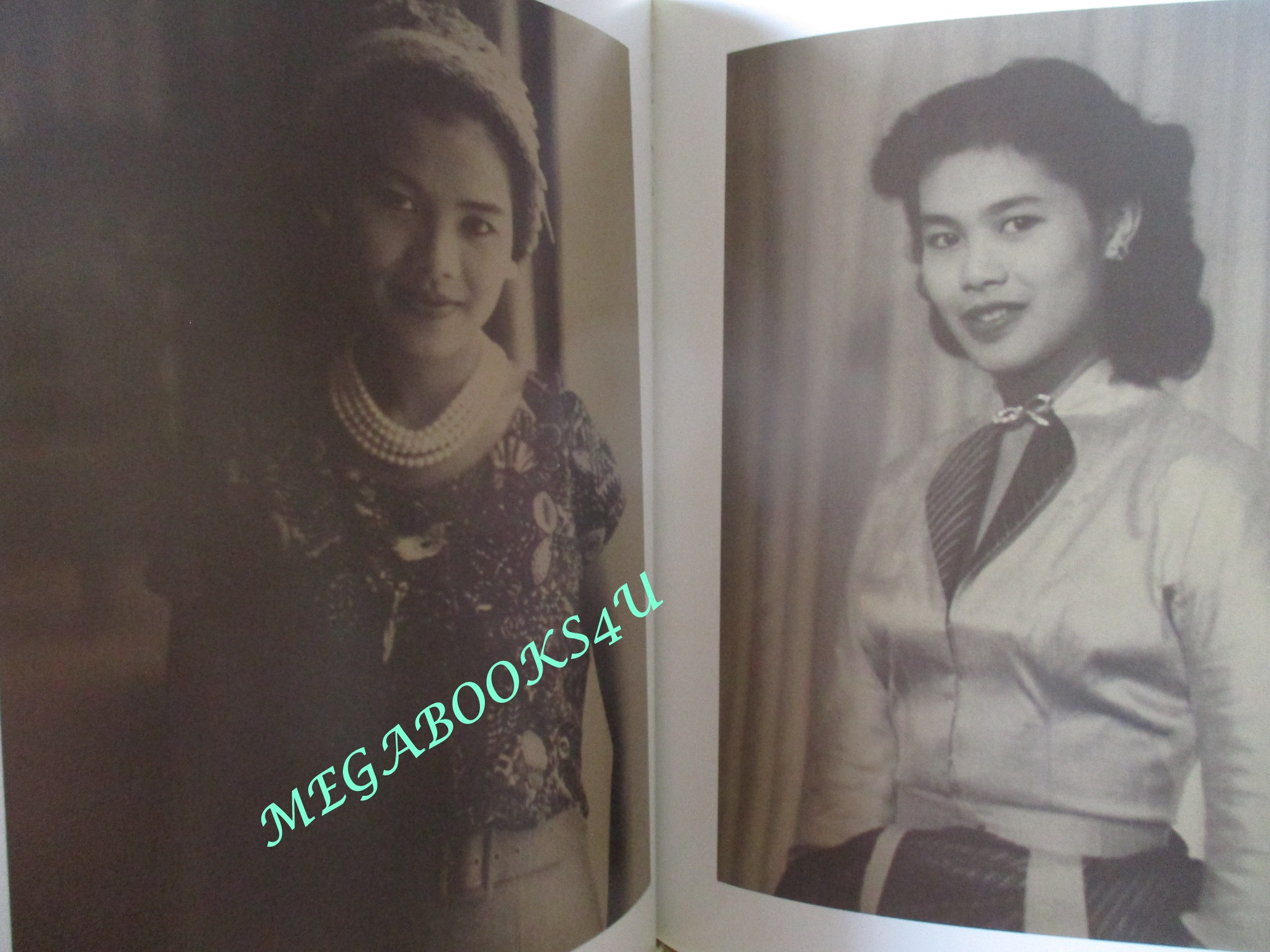 หนังสือ ประมวลภาพฝีพระหัตถ์ พระบาทสมเด็จพระเจ้าอยู่หัว รัชกาลที่9