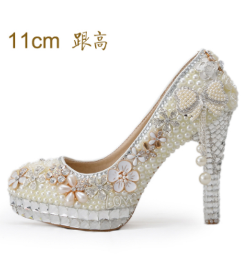 รองเท้าเจ้าสาวสีขาว ไซต์ 34-40 สูง 5.6 / 4.4 / 3.2 นิ้ว
