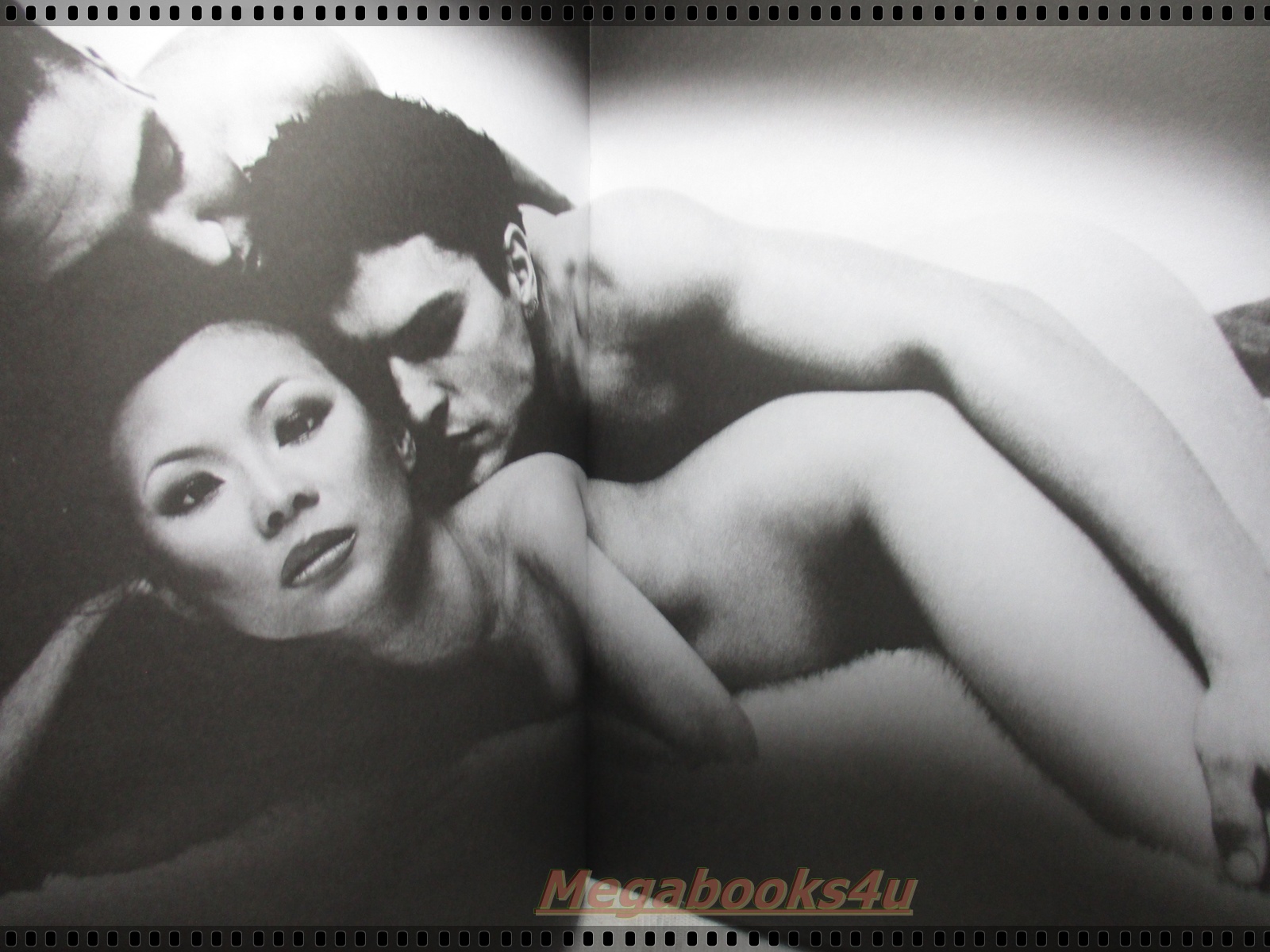 FORMEN SPECIAL ISSUE BLACK AND WHITE