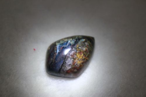 จี้หินบูลปีเตอร์ไซต์ ( Blue Pietersite)