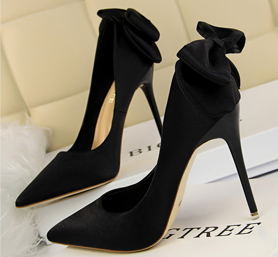 รองเท้าคัทชูส้นสูงผ้าซาตินติดโบว์หลัง ไซต์ 34-40 สีแดง/ดำ/กรม/เทา/ชมพู/เขียว/แดงเลือดหมู