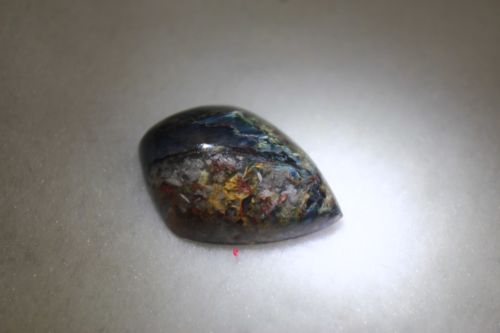 จี้หินบูลปีเตอร์ไซต์ ( Blue Pietersite)