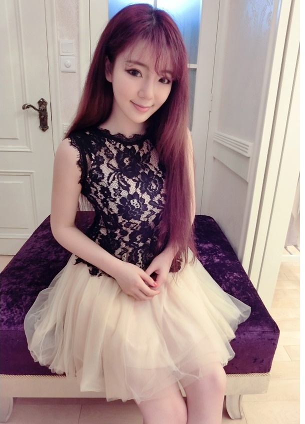 ***หมดค่ะ***เดรสตัวเสื้อผ้าลูกไม้สีดำต่อด้วยกระโปรงผ้ามุ้งสีครีมสวยเหมือนแบบค่ะ