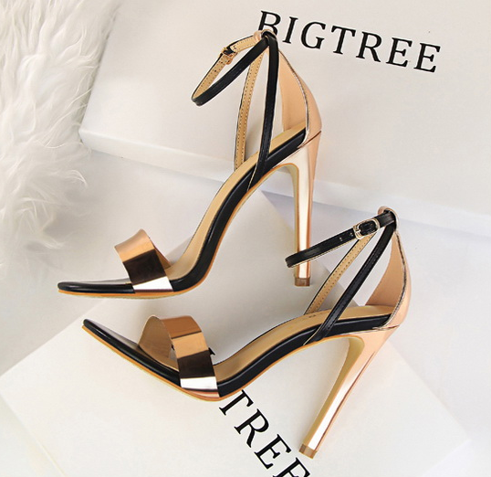 รองเท้าส้นสูงเปิดเท้ามีสายรัดข้อ ไซต์ 34-40 สีดำ/นู๊ด/ขาว/เงิน/ทอง/เทา
