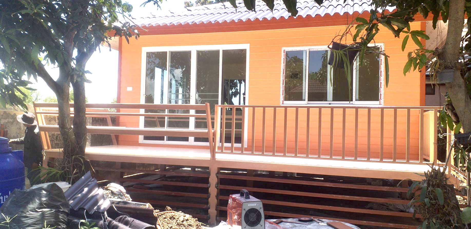 บ้านน็อคดาวน์ ทรงปั่นหยา ขนาด 4*6 เมตร พร้อมระเบียง 2*3 เมตร ชุดประตูสไลด์