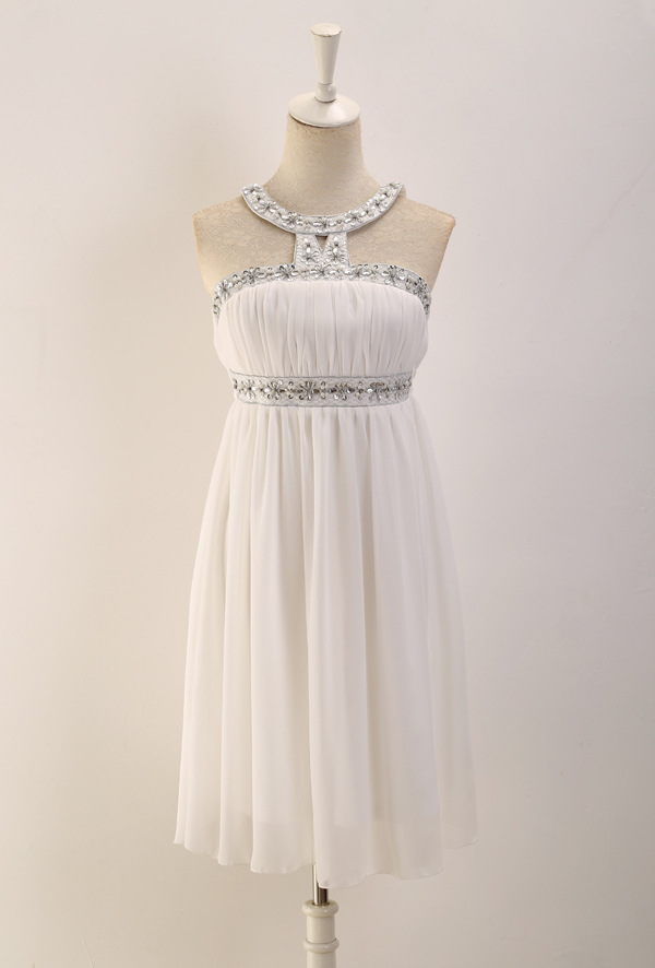 **พร้อมส่ง**เดรสชีฟองสีขาวใส่ไปงานแต่งแขนกุด ดีเทลแถบคอช่วงบนและรอบเอวเป็นผ้าชีฟอง ปักเลื่อมผสมเพชรเล็กๆ ติดมุกรียงราย สวยหวาน ติดซิปด้านหลัง มีซับใน สวยคุณภาพดีเหมือนแบบค่ะ