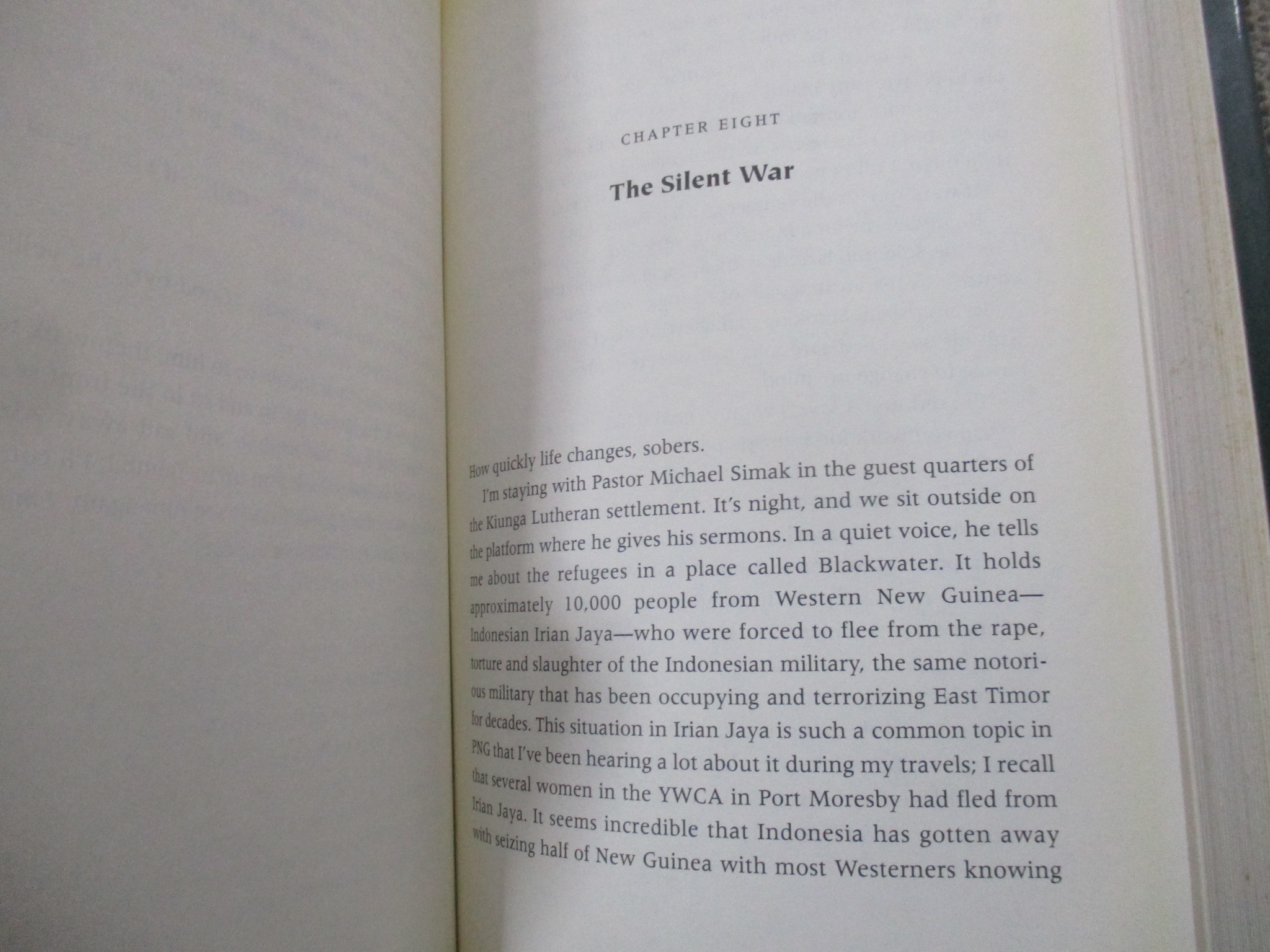 Four Corners: A Journey into the Heart of Papua New Guinea / ผู้เขียน: Kira Salak /วรรณกรรมการเดินทาง การท่องเที่ยว ผจญภัย