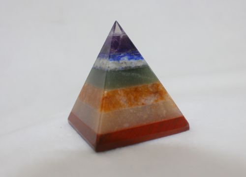ปิรามิดหินสี 7 จักระ ( Cakra Pyramis )