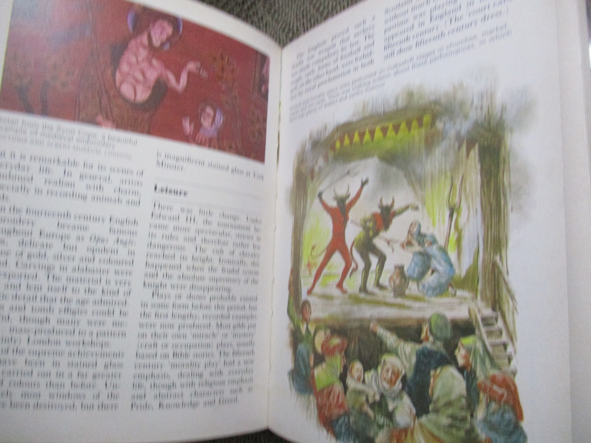 History Around Us By Harris Nathaniel (Hardcover) / HAMLYN