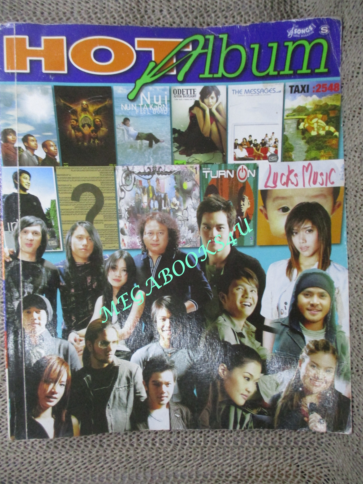 หนังสือเพลงพร้อมคอร์ดกีตาร์ HOT ALBUM No.11 ปี2548