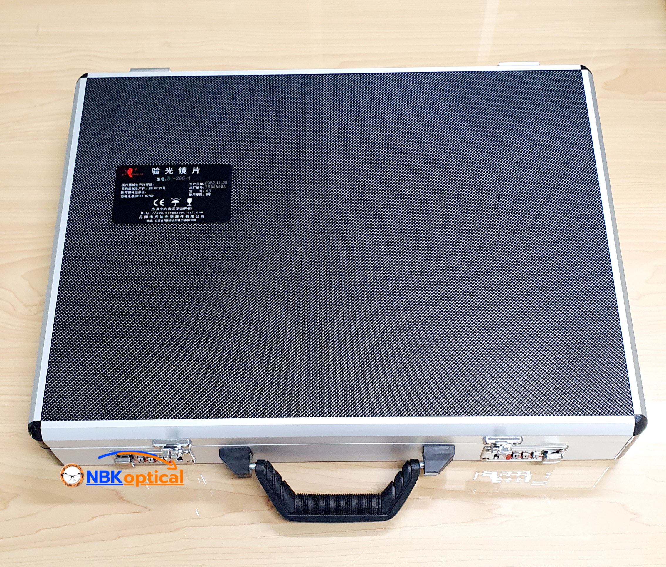 Trial lens set เลนส์เซ็ท ขอบพลาสติกริมโลหะ เลนส์กระจก (PT L) +-2000 (กล่องอะลูมิเนียม) + (ครอสไซเลนส์เดอร์)