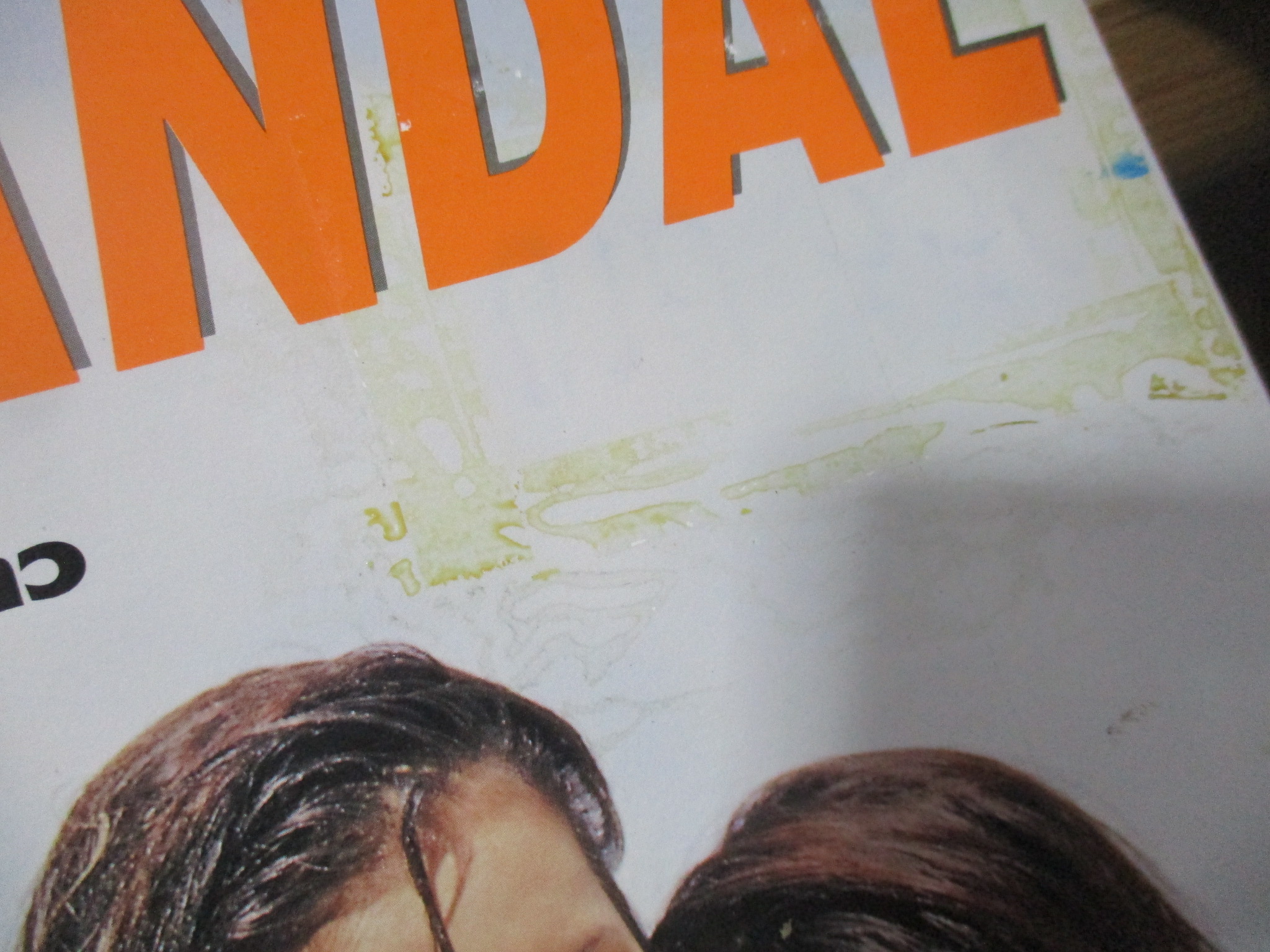 นิตยสารSCANDAL ISSUE01 DOUBLE EXPOSURE---หน้าปกมีรอยเปื้อนตามรูป
