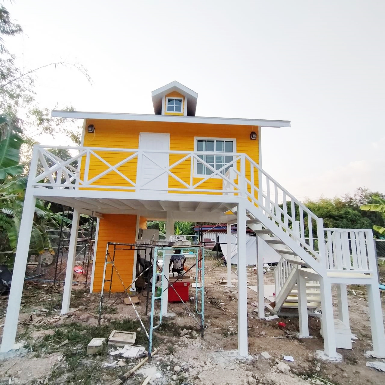 บ้านน็อคดาวน์เป็นโครงสร้างเหล็ก ขนาด 4*6 เมตร สูง 2.4 เมตร