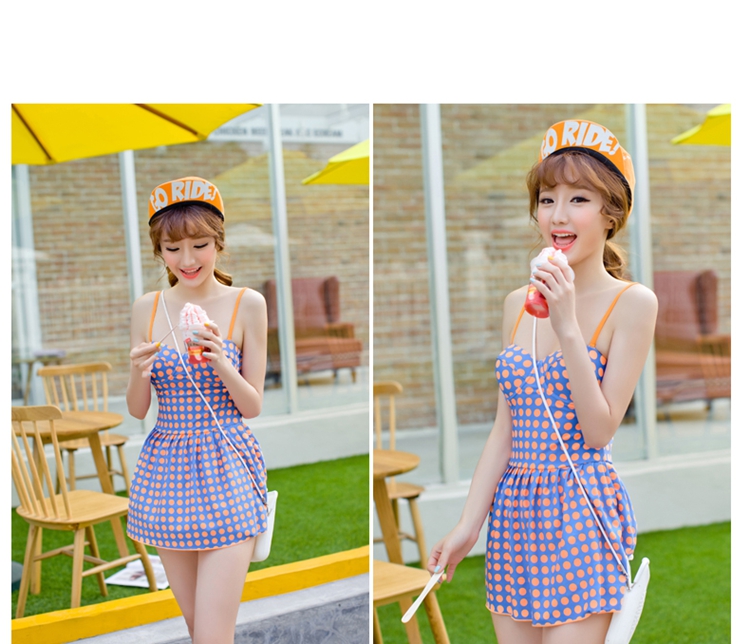 **พร้อมส่ง**ชุดว่ายน้ำบิกินี่วันพีชสีน้ำเงินลายจุดสีส้ม กระโปรงบานออกช่วงเอว ซ่อนกางเกงไว้ด้านใน ไม่โป๊ค่ะ สวยน่ารักเหมือนแบบค่ะ