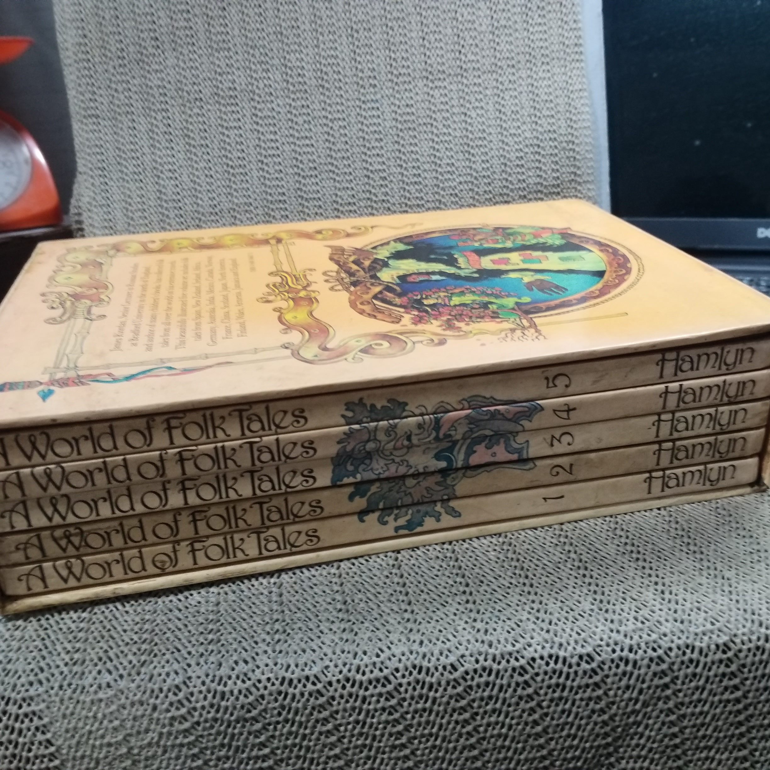 หนังสือนิทานพื้นบ้าน ภาษาอังกฤษ A WORLD OF FOLKTALES / James Riordan Boxset 5เล่มครบชุด สภาพดี สวย