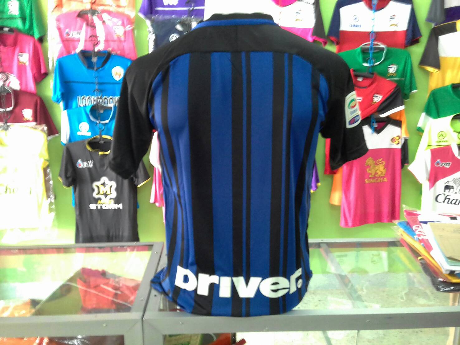 ชุดบอลทีมเหย้า Inter Milan 2017 -2018