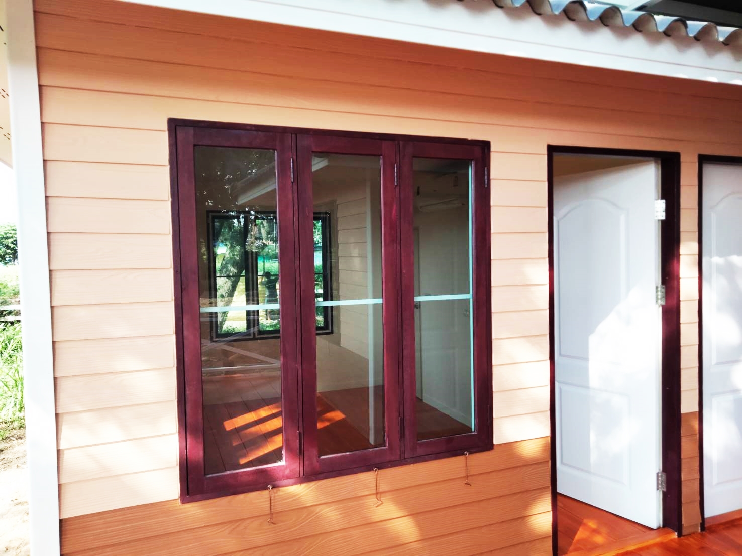 บ้านน็อคดาวน์ ขนาด 4*6 และ 3*4 พร้อมระเบียงกลางบ้าน