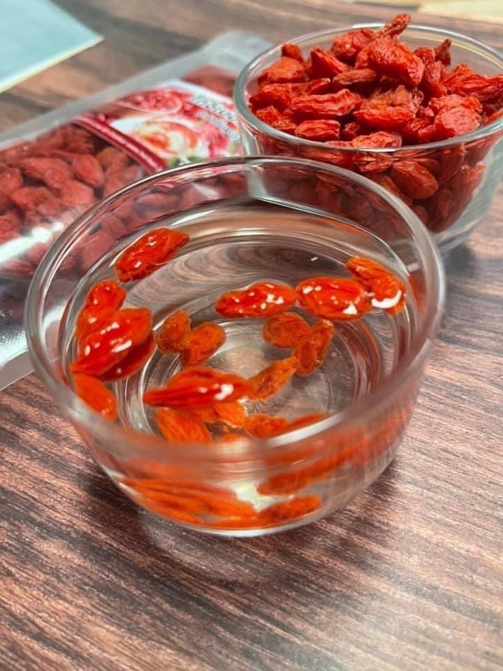 เก๋ากี๋แดงอบแห้งเม็ดใหญ่ 100 กรัม