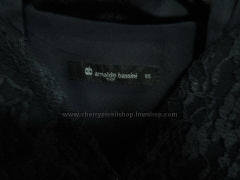 (หมดแล้วจ้า!!) เสื้อชีฟอง สีน้ำเงินเข้มจ้า มีลูกไม้ด้านหน้า แขนเป็นระบาย ชายเสื้อเป็นลูกไม้ ดูดี ยี่ห้อ arnaldo bassini