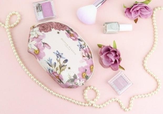 OLIVIA BURTON Pouch กระเป๋าเครื่องสำอางลายดอกไม้