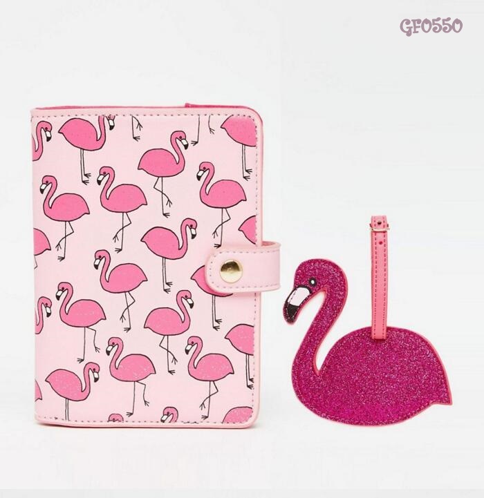 Flamingos skinnydip Passport กระเป๋า ใส่พาสปอร์ตและป้ายแท็ก สี Hot Pink
