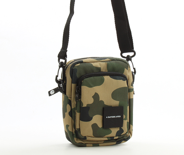 A Bathing Ape Camo กระเป่าสะพายพร้อมสายปรับและถอดได้