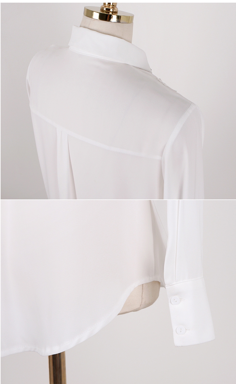 **หมดค่ะ***เสื้อเชิ้ตใส่ทำงานผ้าชีฟองสีขาว ดีเทลตกแต่งลูกปัดและเพชรช่วงปกเสื้อ และลูกไม้แขนยาว สวยคุณภาพดีเหมือนแบบค่ะ