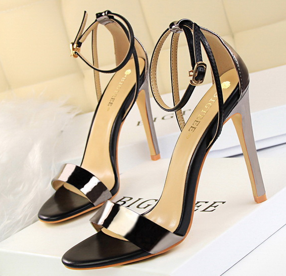 รองเท้าส้นสูงเปิดเท้ามีสายรัดข้อ ไซต์ 34-40 สีดำ/นู๊ด/ขาว/เงิน/ทอง/เทา