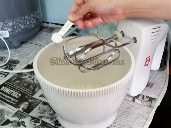 สูตรและวิธีทำเค้กกาแฟหน้านิ่ม 8